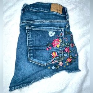 American Eagle size 8 Jean shorts with floral embroidery